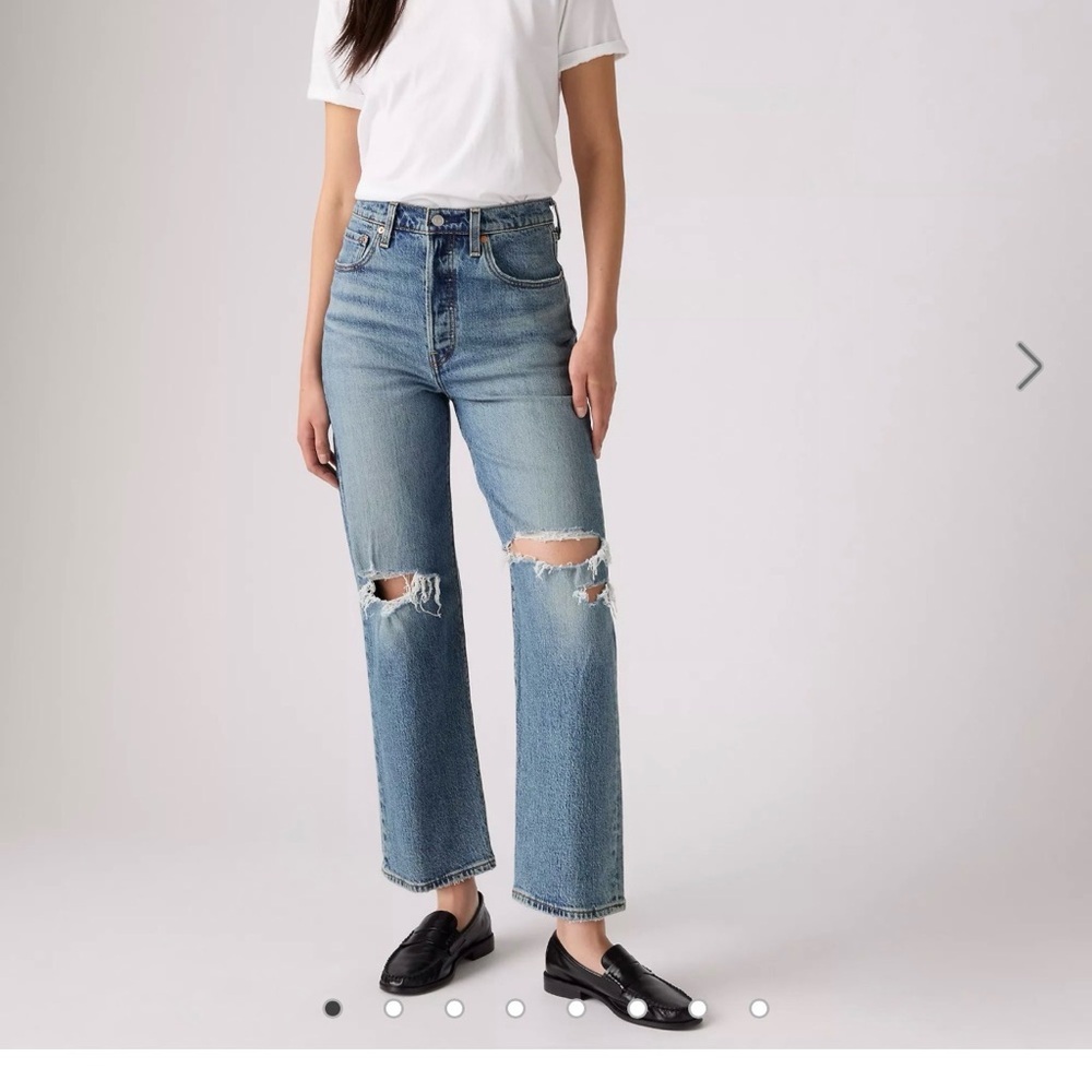 Levi’s Ribcage Distressed Straight Ankle Jeans Sz 26 button fly